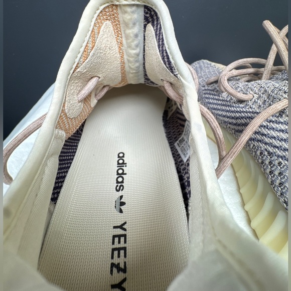 Yeezy Boost 350 V2 'Ash Pearl' – Size 11M - Picture 2 of 3